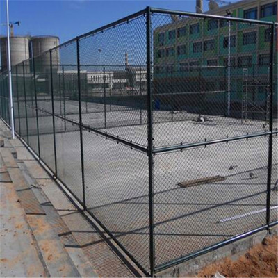 球场围栏网与场地围网 功能、选择与安装指南